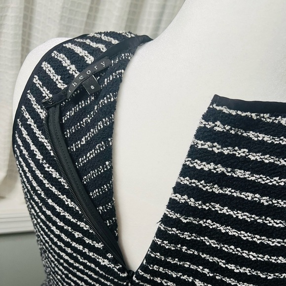 #139 THEORY • STRIPED SUMMER KNIT DRESS - Picture 3 of 7